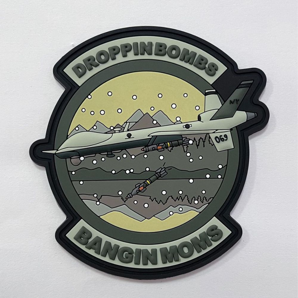 DROPPIN BOMBS & BANGIN MOMS Patch